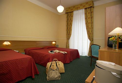 Hotel Johnny Милан Экстерьер фото